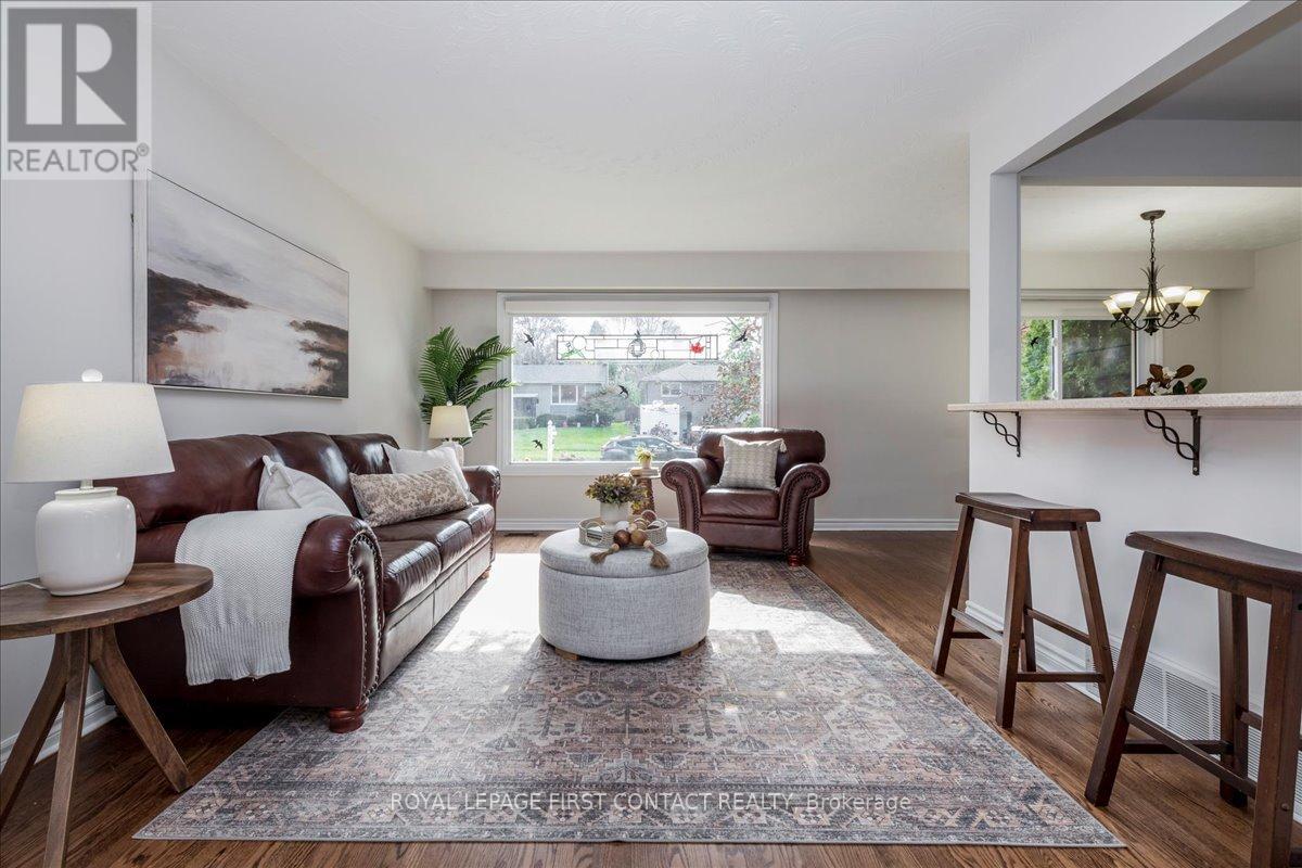 32 Springhome Road, Barrie, Ontario  L4N 2W7 - Photo 6 - S12464850