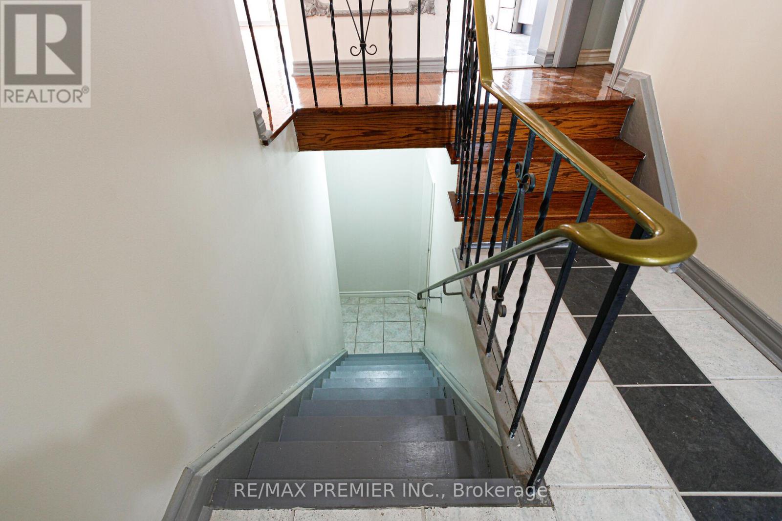 12 Annabelle Drive, Toronto, Ontario  M9V 3B6 - Photo 18 - W12562206