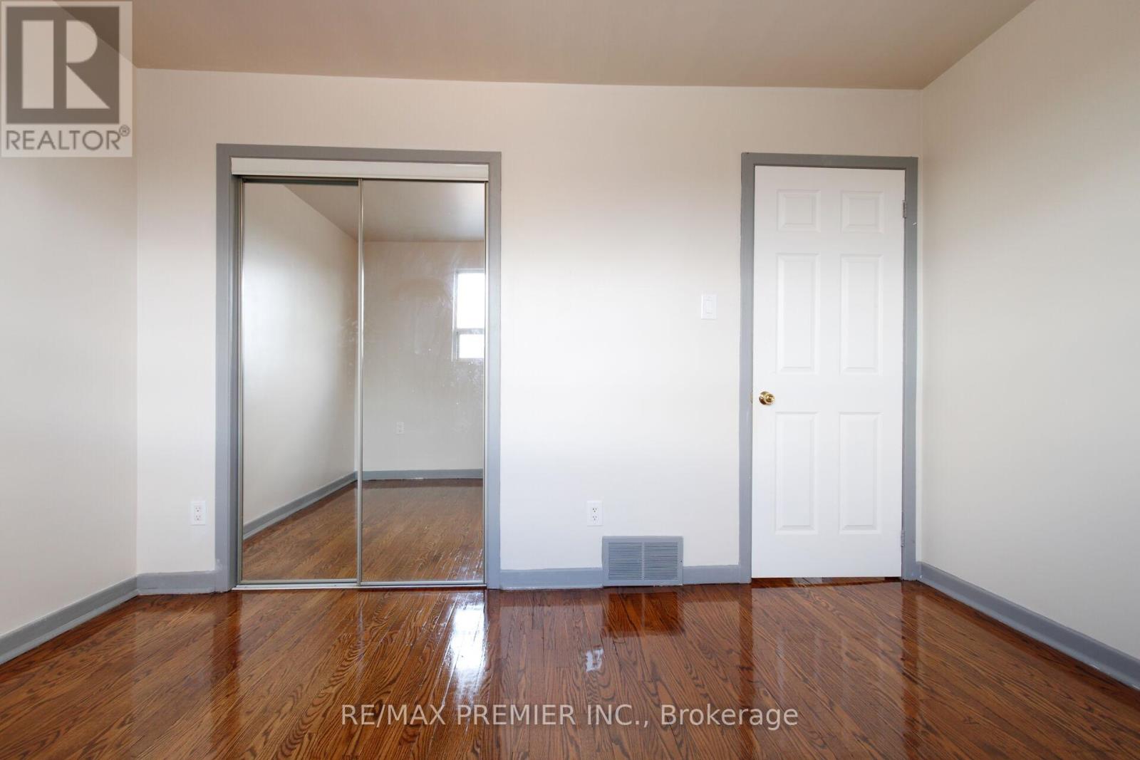 12 Annabelle Drive, Toronto, Ontario  M9V 3B6 - Photo 29 - W12562206