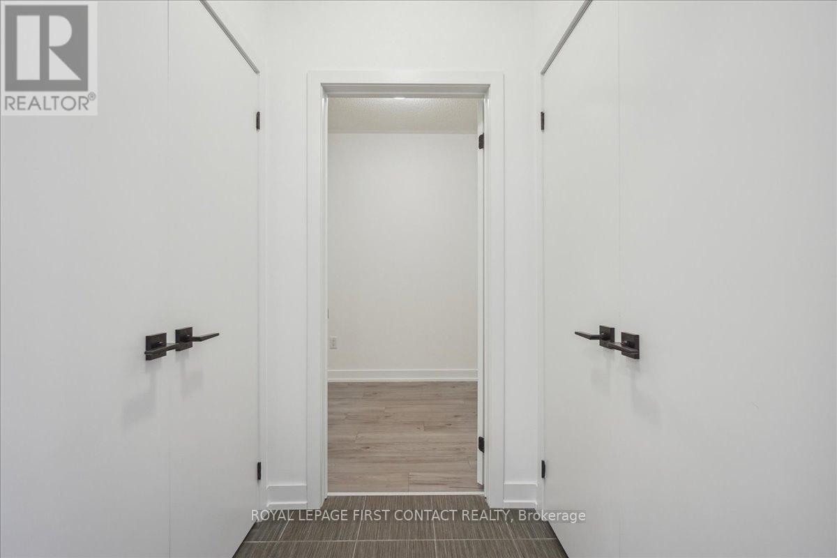 213 - 4 Spice Way, Barrie, Ontario  L9J 0M2 - Photo 27 - S12306231