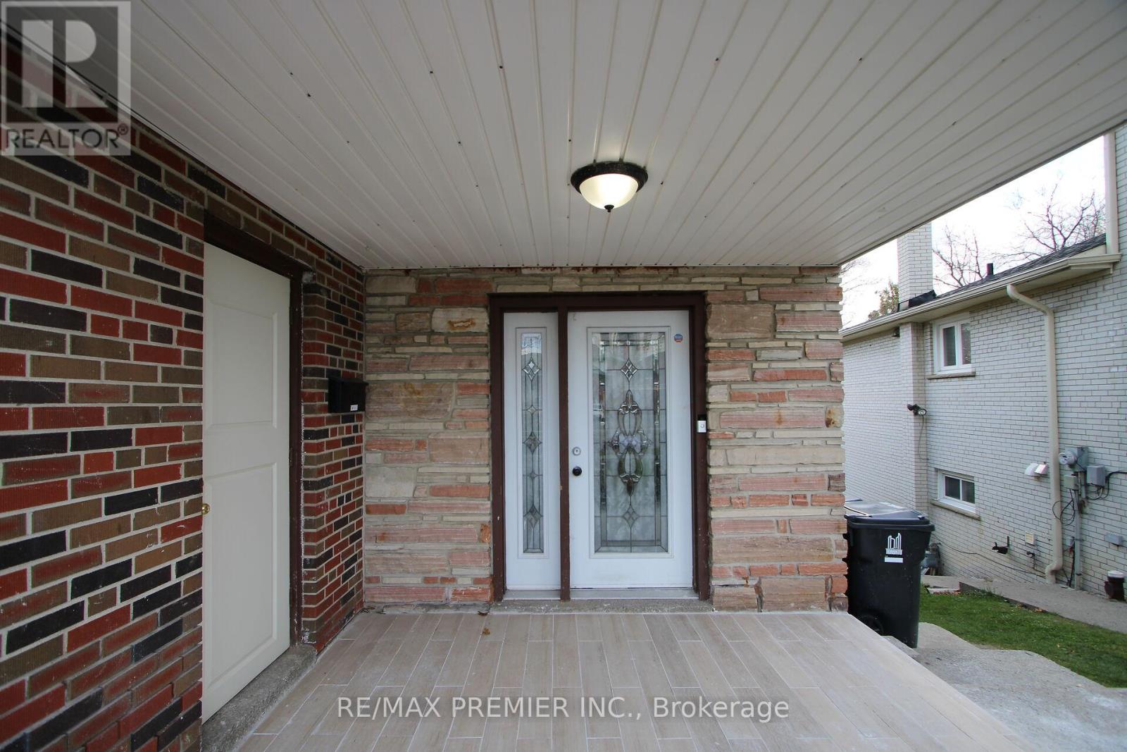 12 Annabelle Drive, Toronto, Ontario  M9V 3B6 - Photo 2 - W12562206