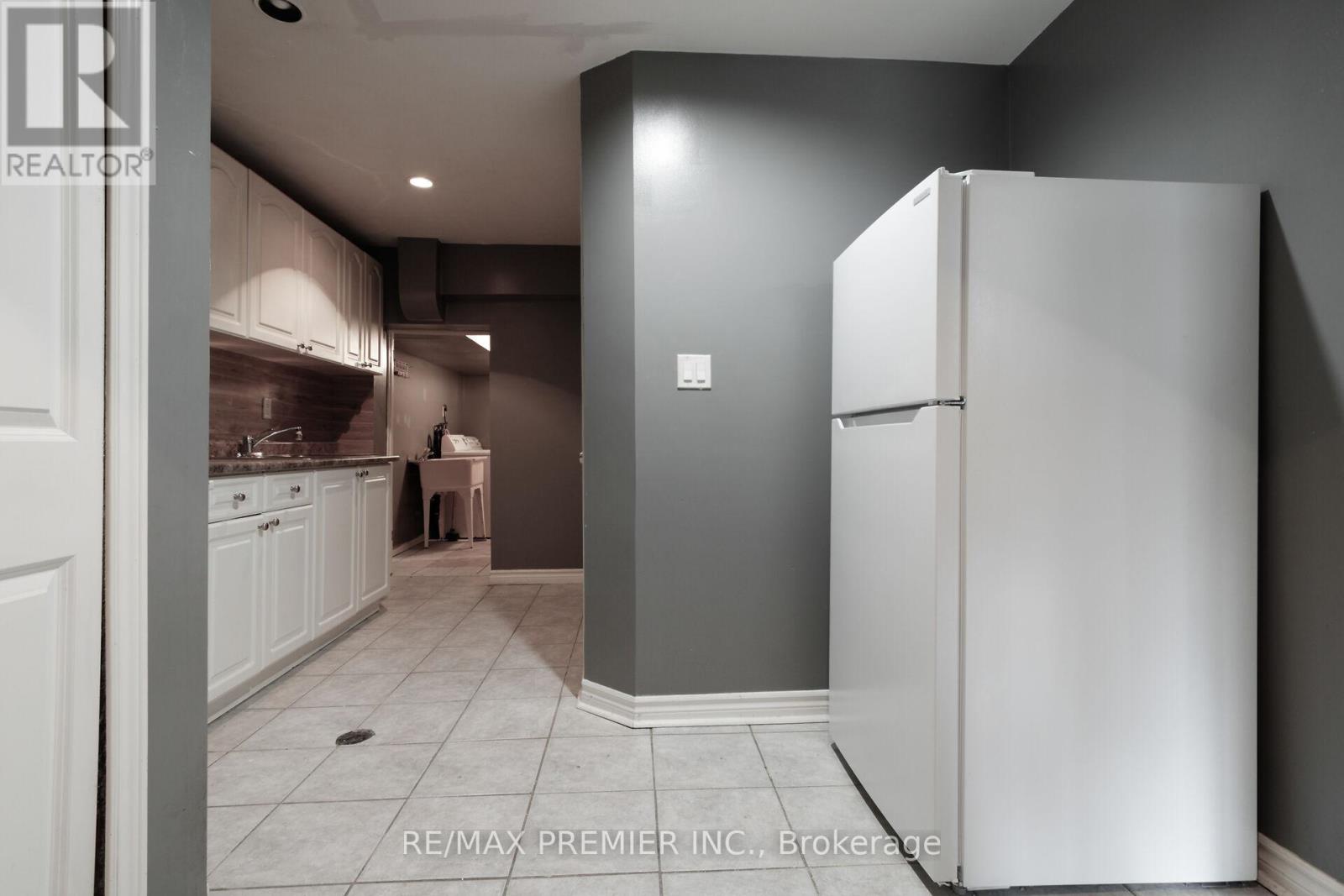 12 Annabelle Drive, Toronto, Ontario  M9V 3B6 - Photo 30 - W12562206