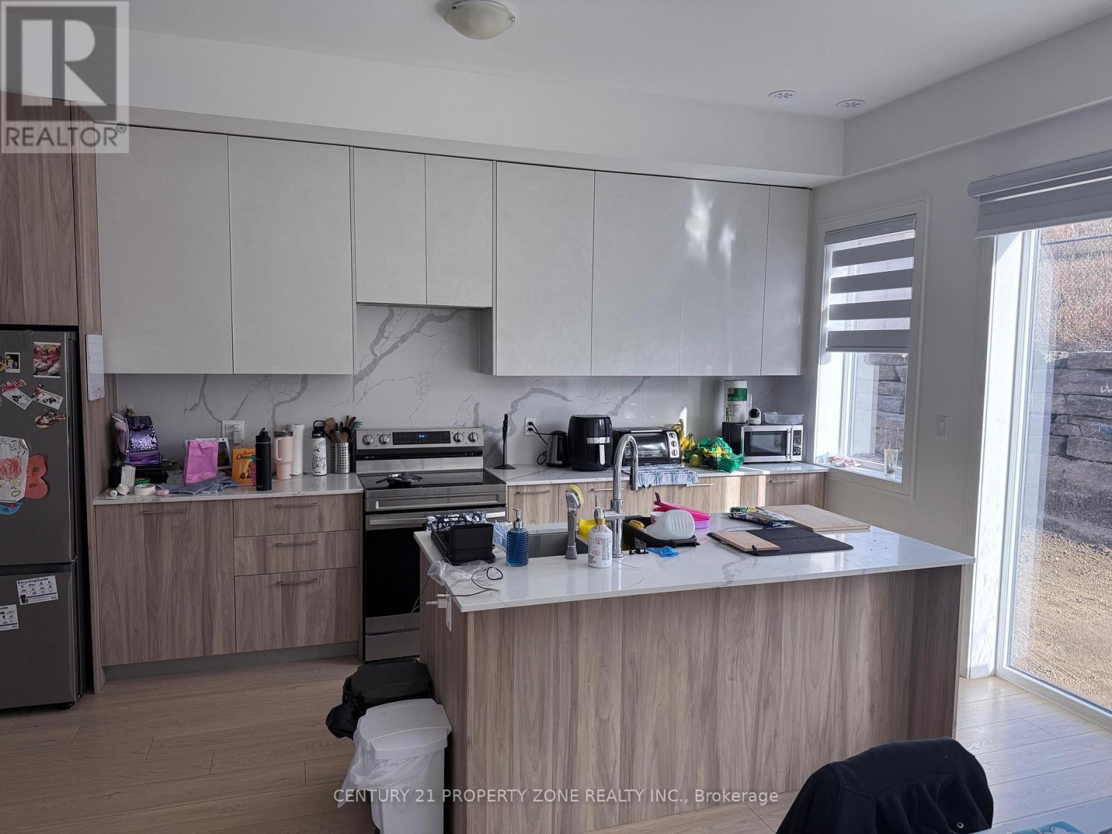 30 Desiree Place, Caledon, Ontario  L7E 2R7 - Photo 6 - W12569756