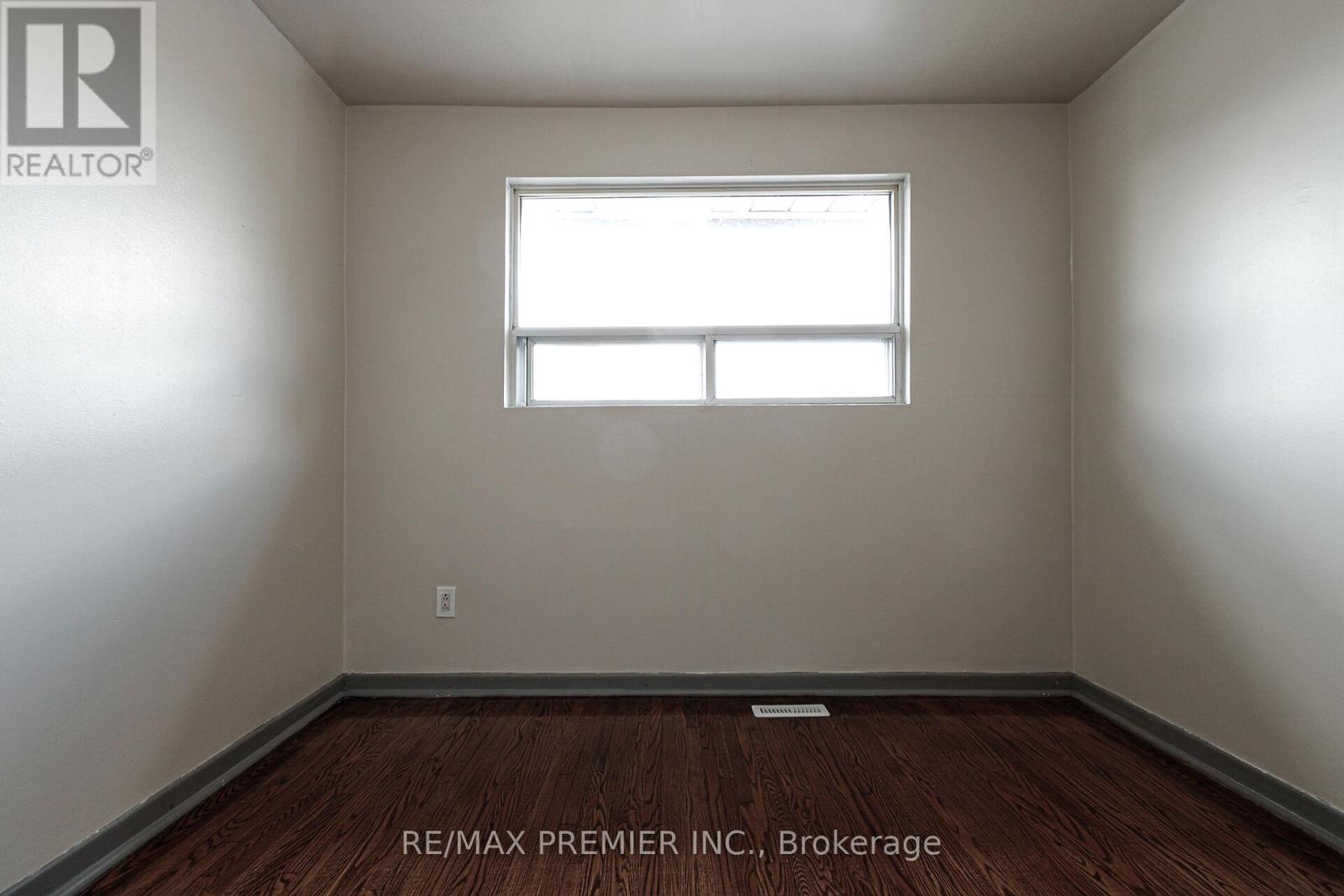 12 Annabelle Drive, Toronto, Ontario  M9V 3B6 - Photo 15 - W12562206