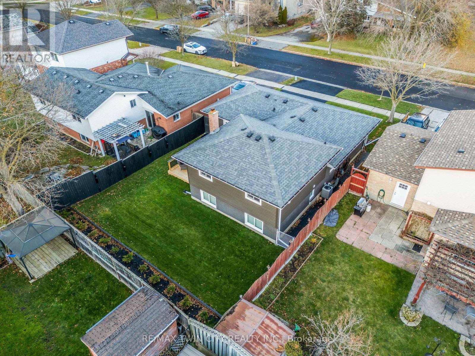 67 West Acres Crescent, Kitchener, Ontario  N2N 3G8 - Photo 39 - X12578038