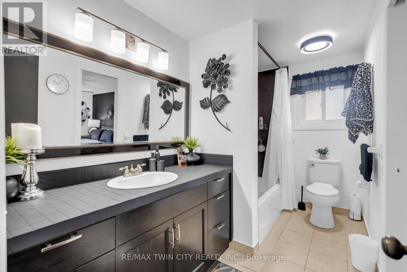 67 West Acres Crescent, Kitchener, Ontario  N2N 3G8 - Photo 26 - X12578038