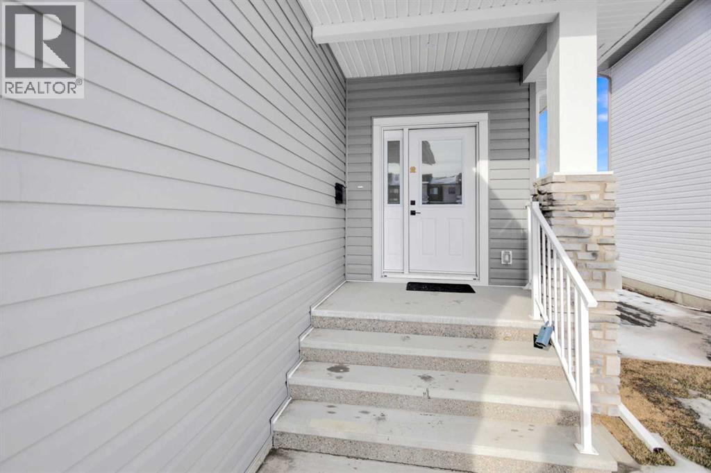 74 Palmer Circle, Blackfalds, Alberta  T0M 0J2 - Photo 2 - A2196072