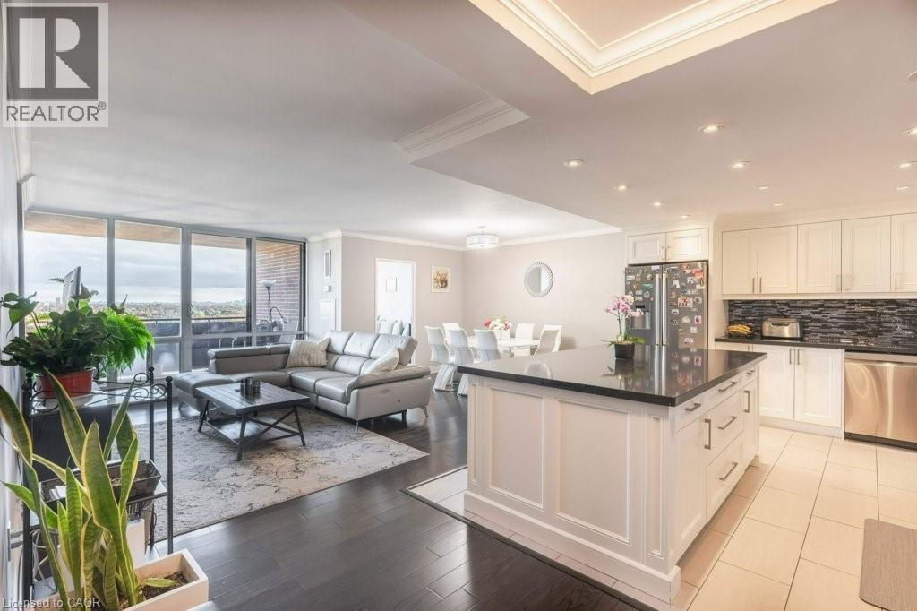 716 The West Mall Drive Unit# 1612, Etobicoke, Ontario  M9C 4X6 - Photo 6 - 40786868