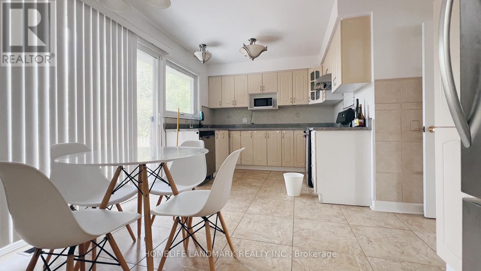 10 Silverview Drive, Toronto, Ontario  M2M 2B3 - Photo 15 - C12531052