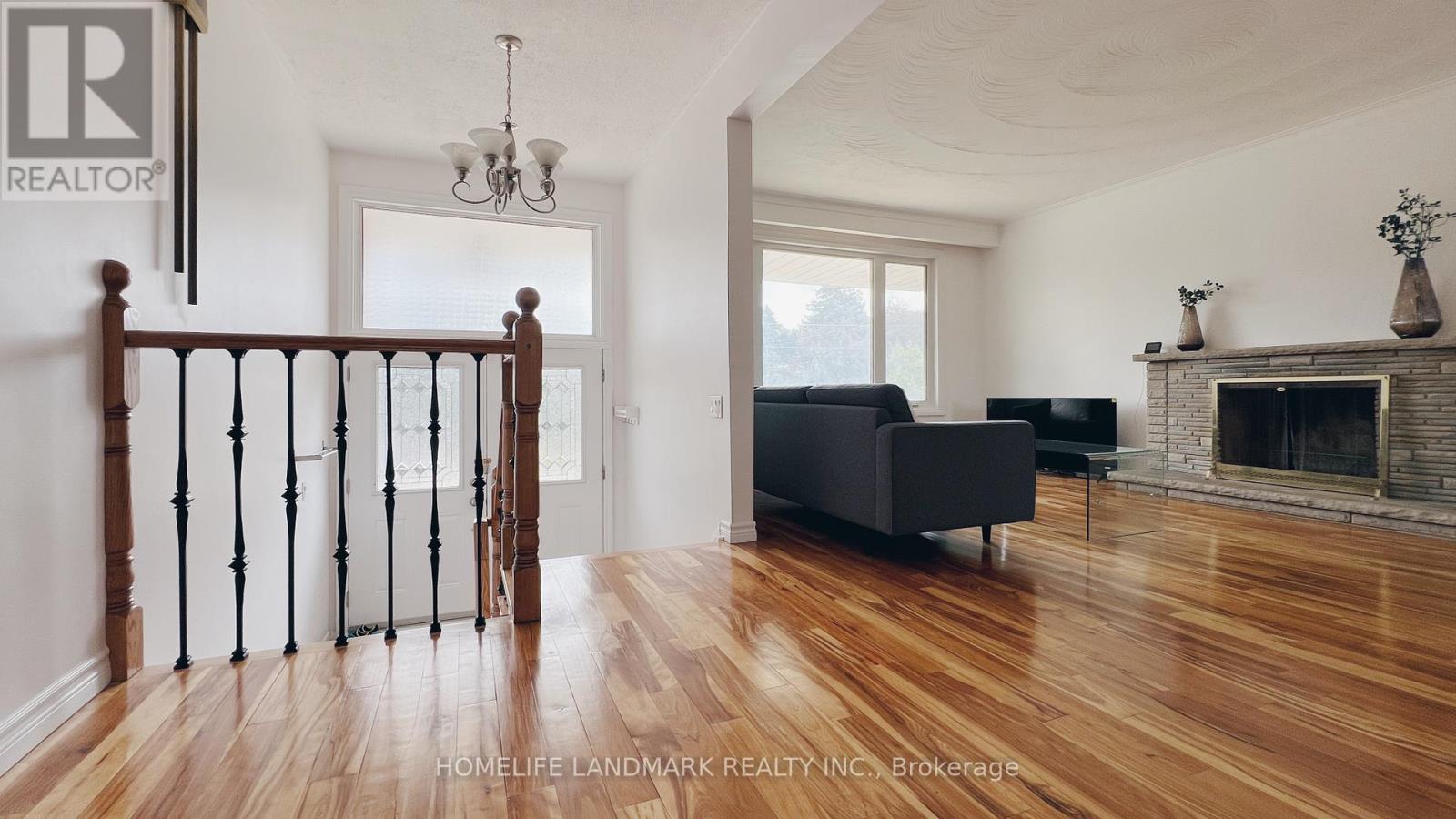 10 Silverview Drive, Toronto, Ontario  M2M 2B3 - Photo 16 - C12531052