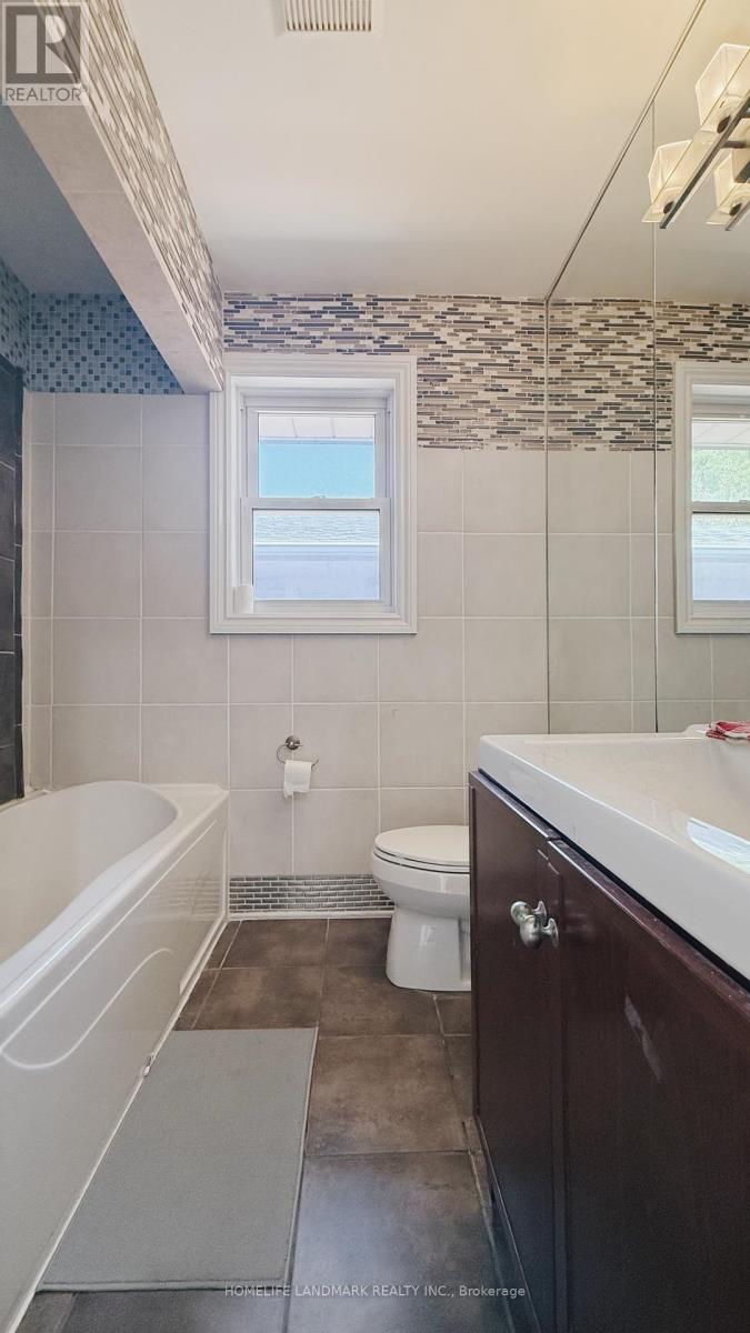 10 Silverview Drive, Toronto, Ontario  M2M 2B3 - Photo 21 - C12531052