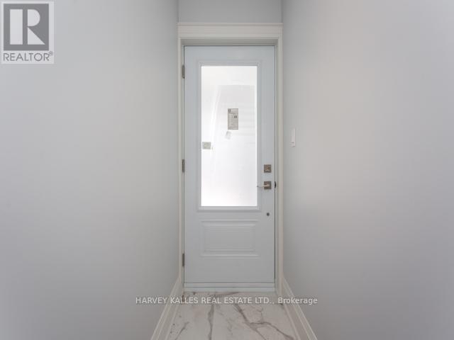 Upper - 987 Avenue Road, Toronto, Ontario  M5P 2K9 - Photo 3 - C12579588