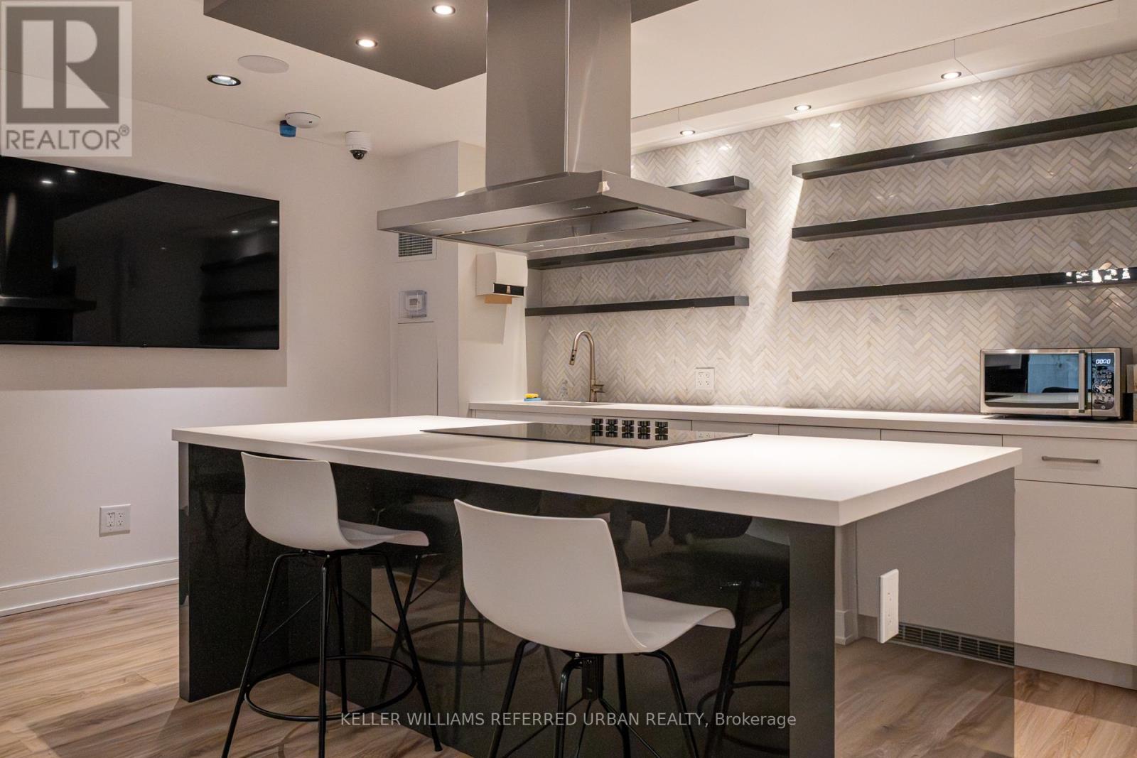 609 - 840 St Clair Avenue W, Toronto, Ontario  M6C 0A4 - Photo 32 - C12579688