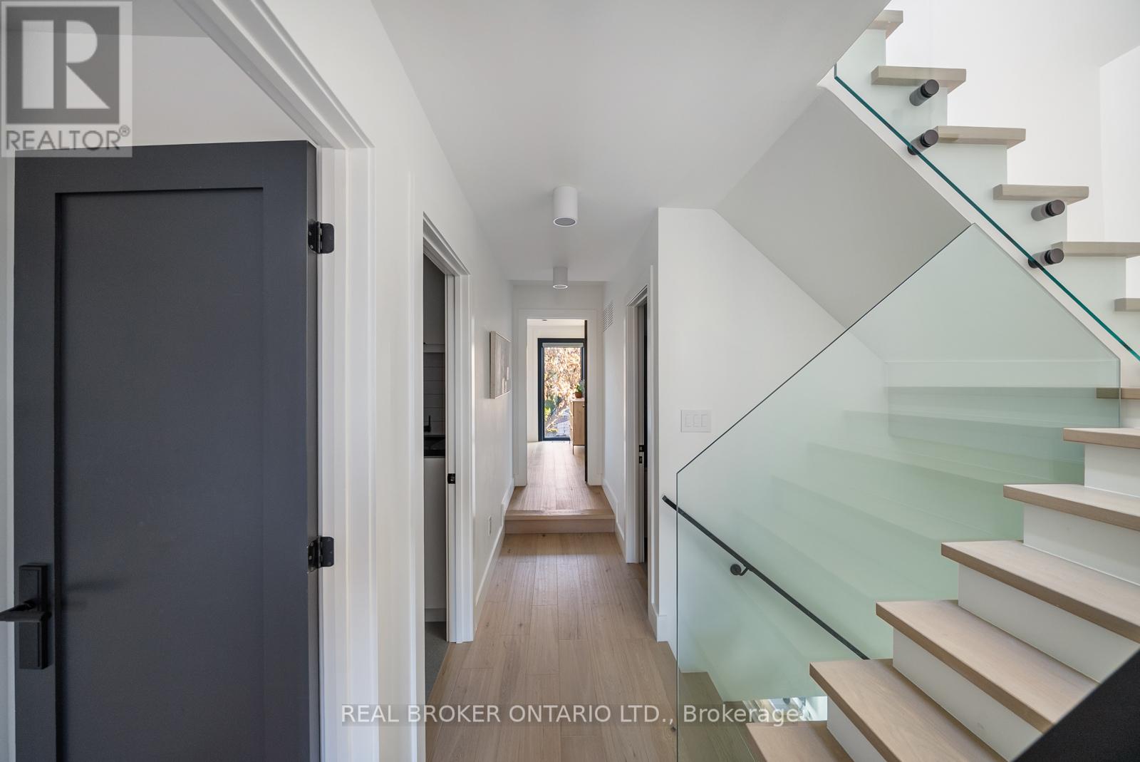 203 Oak Park Avenue, Toronto, Ontario  M4C 4N2 - Photo 16 - E12579718