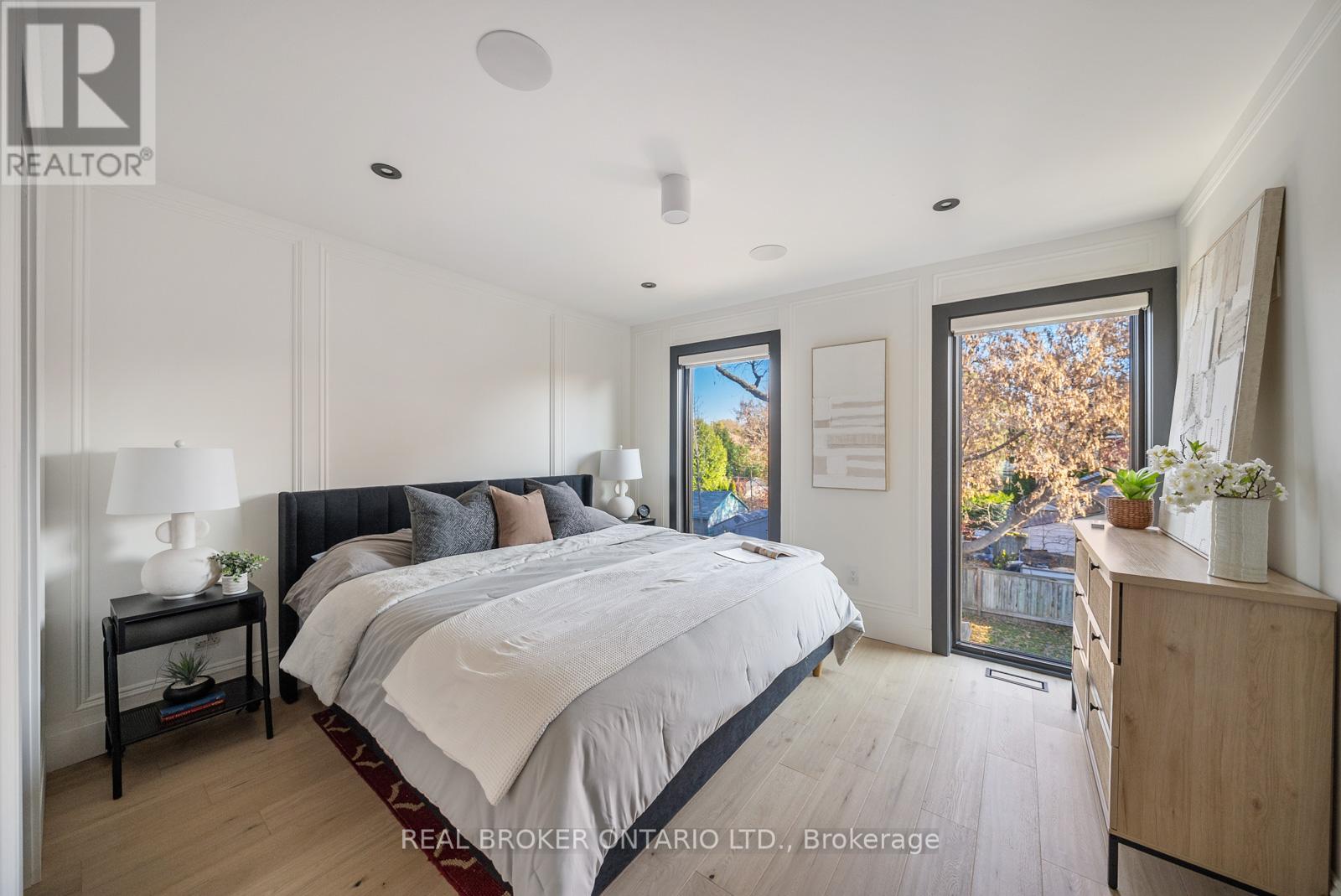 203 Oak Park Avenue, Toronto, Ontario  M4C 4N2 - Photo 17 - E12579718