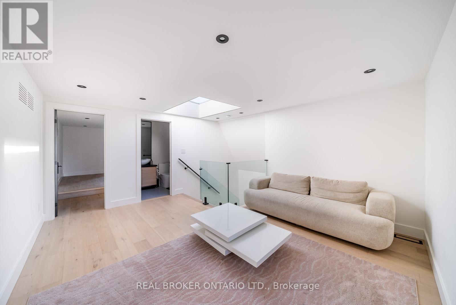 203 Oak Park Avenue, Toronto, Ontario  M4C 4N2 - Photo 28 - E12579718