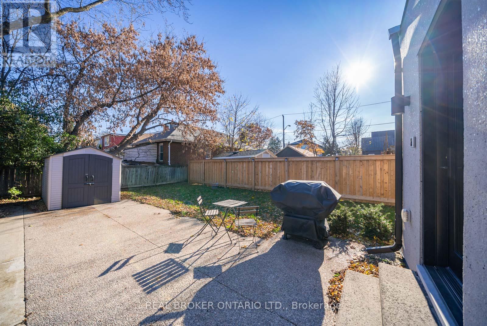 203 Oak Park Avenue, Toronto, Ontario  M4C 4N2 - Photo 36 - E12579718