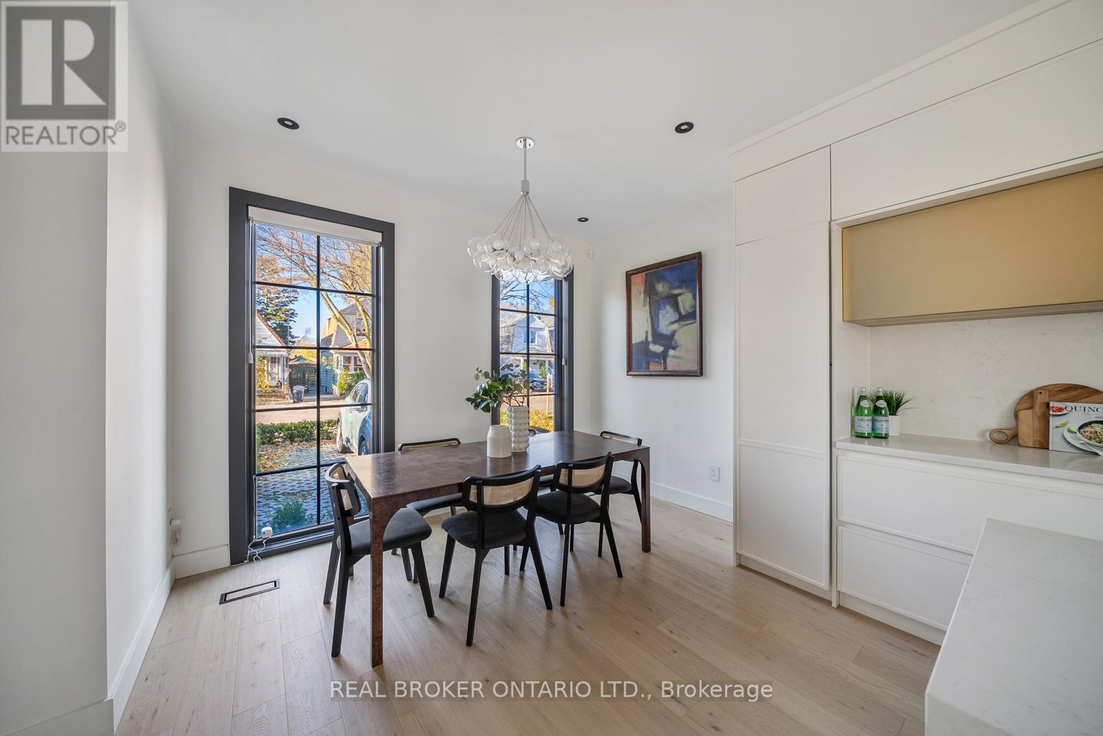 203 Oak Park Avenue, Toronto, Ontario  M4C 4N2 - Photo 5 - E12579718