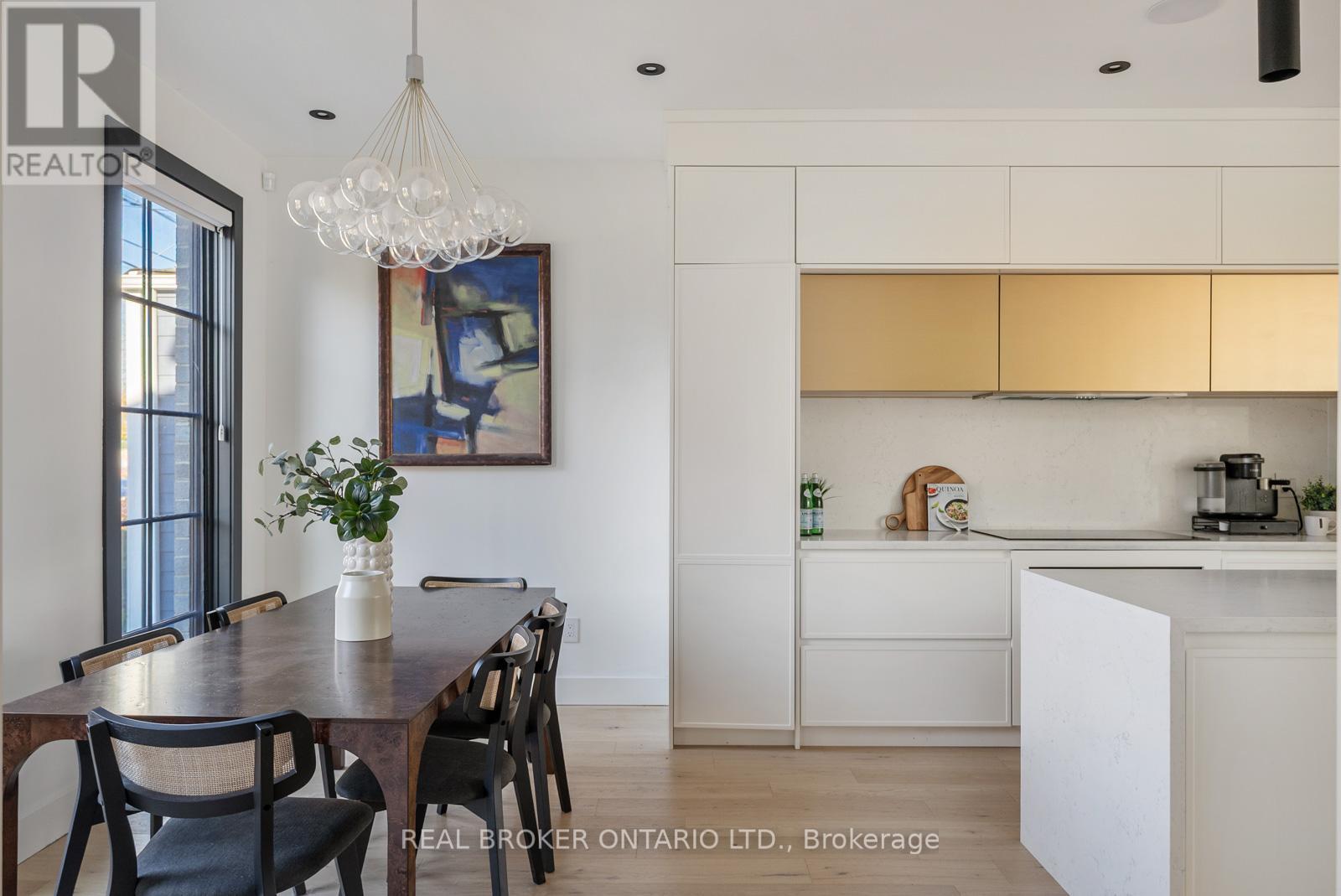 203 Oak Park Avenue, Toronto, Ontario  M4C 4N2 - Photo 6 - E12579718