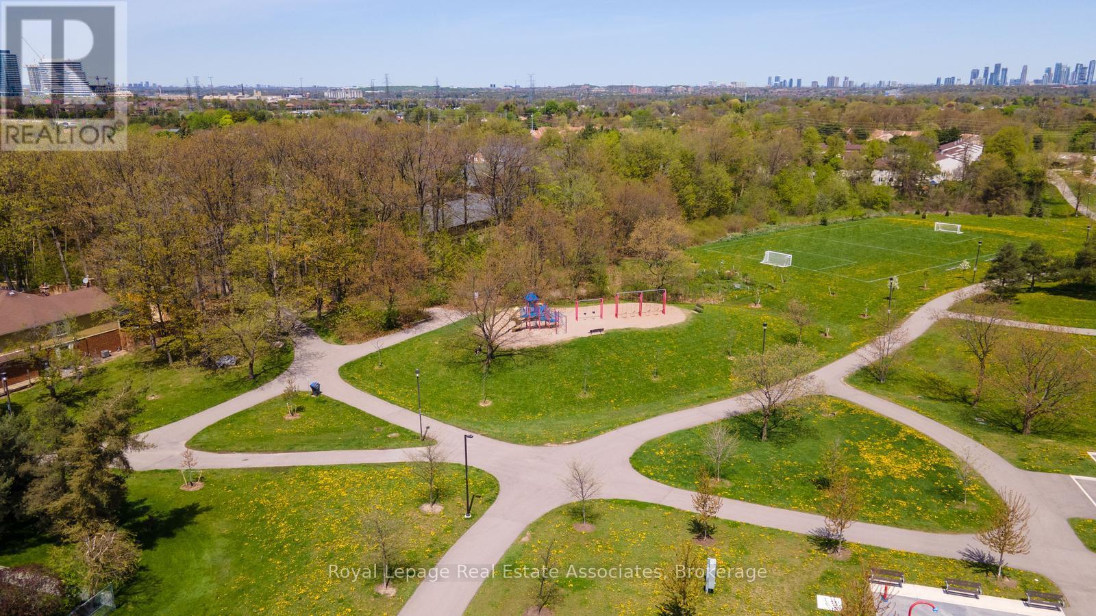 4097 Pheasant Run, Mississauga, Ontario  L5L 2C2 - Photo 39 - W12577898