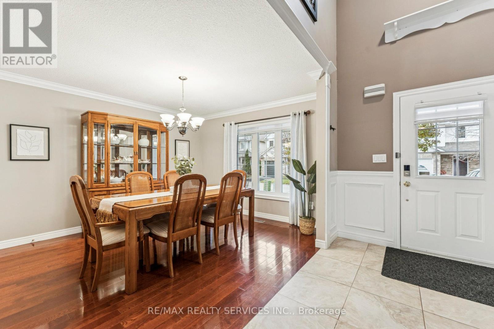 14 Mckinley Crescent, Caledon, Ontario  L7C 1G9 - Photo 7 - W12578536