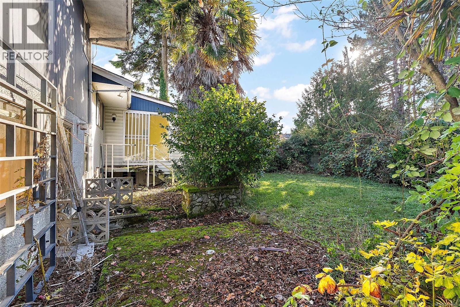 4088 Cedar Hill Cross Rd, Saanich, British Columbia  V8X 2J3 - Photo 22 - 1018844