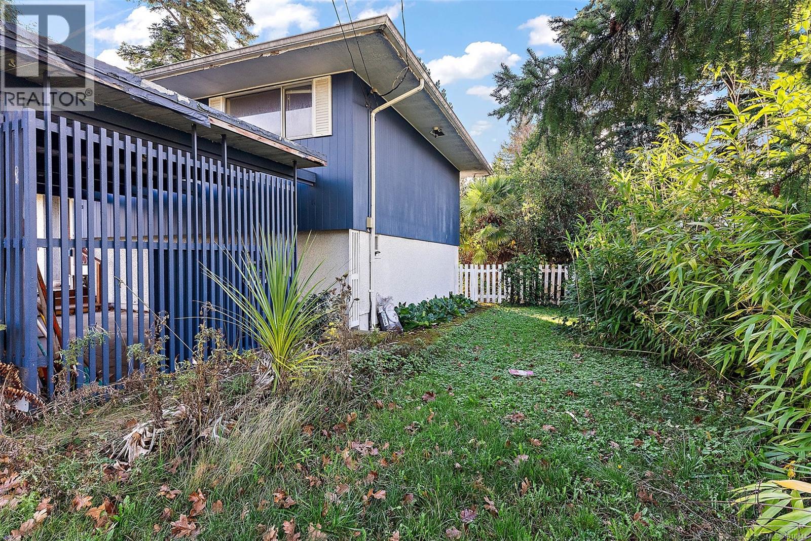 4088 Cedar Hill Cross Rd, Saanich, British Columbia  V8X 2J3 - Photo 26 - 1018844