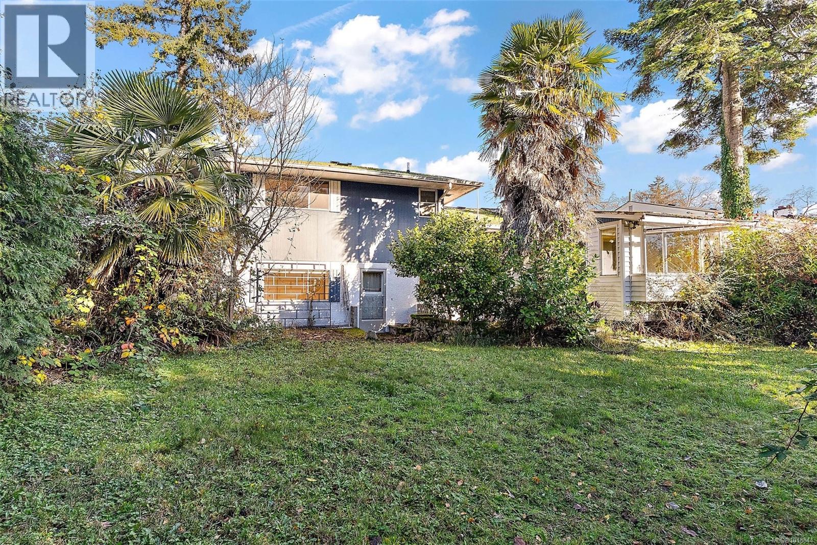 4088 Cedar Hill Cross Rd, Saanich, British Columbia  V8X 2J3 - Photo 29 - 1018844