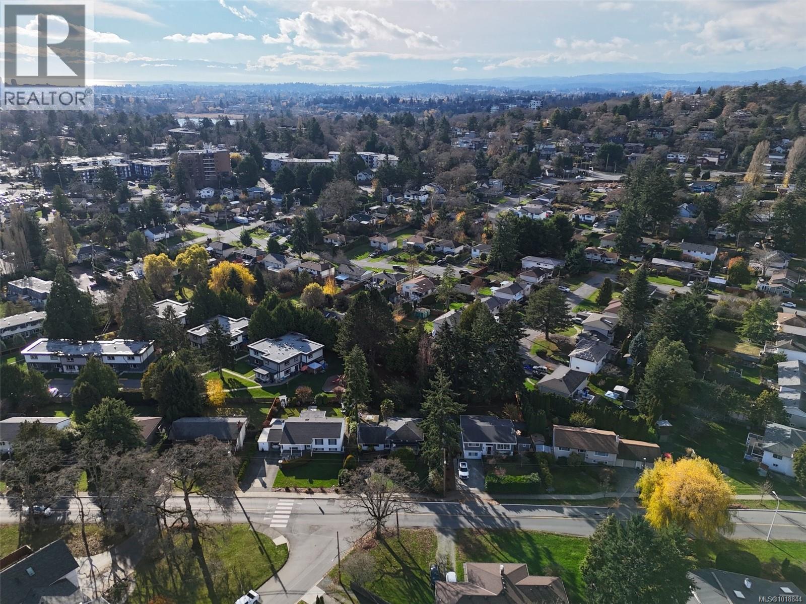 4088 Cedar Hill Cross Rd, Saanich, British Columbia  V8X 2J3 - Photo 40 - 1018844