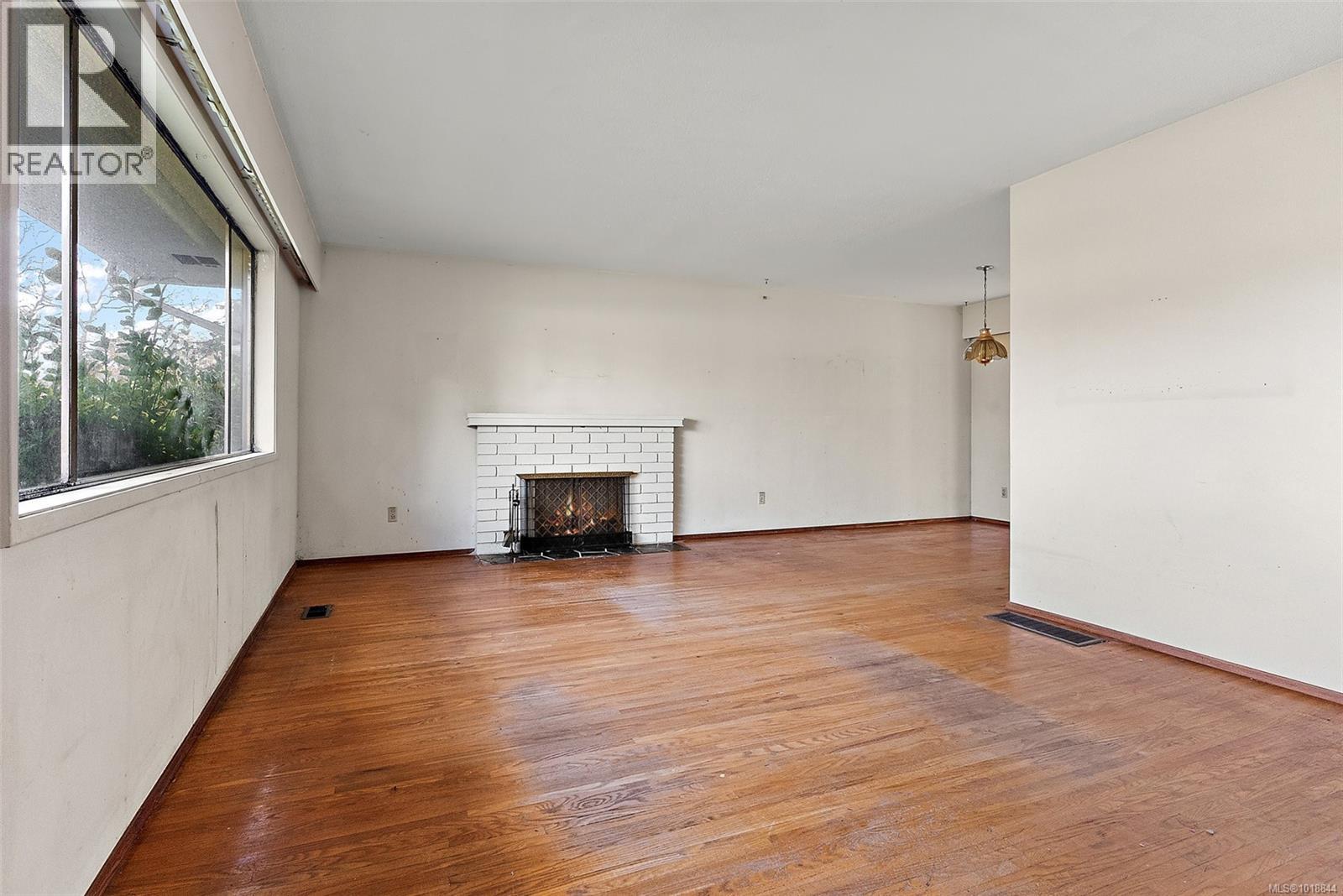 4088 Cedar Hill Cross Rd, Saanich, British Columbia  V8X 2J3 - Photo 5 - 1018844