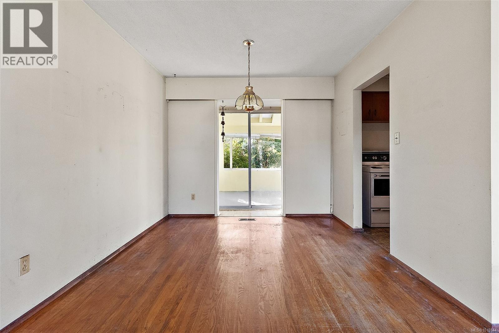 4088 Cedar Hill Cross Rd, Saanich, British Columbia  V8X 2J3 - Photo 9 - 1018844