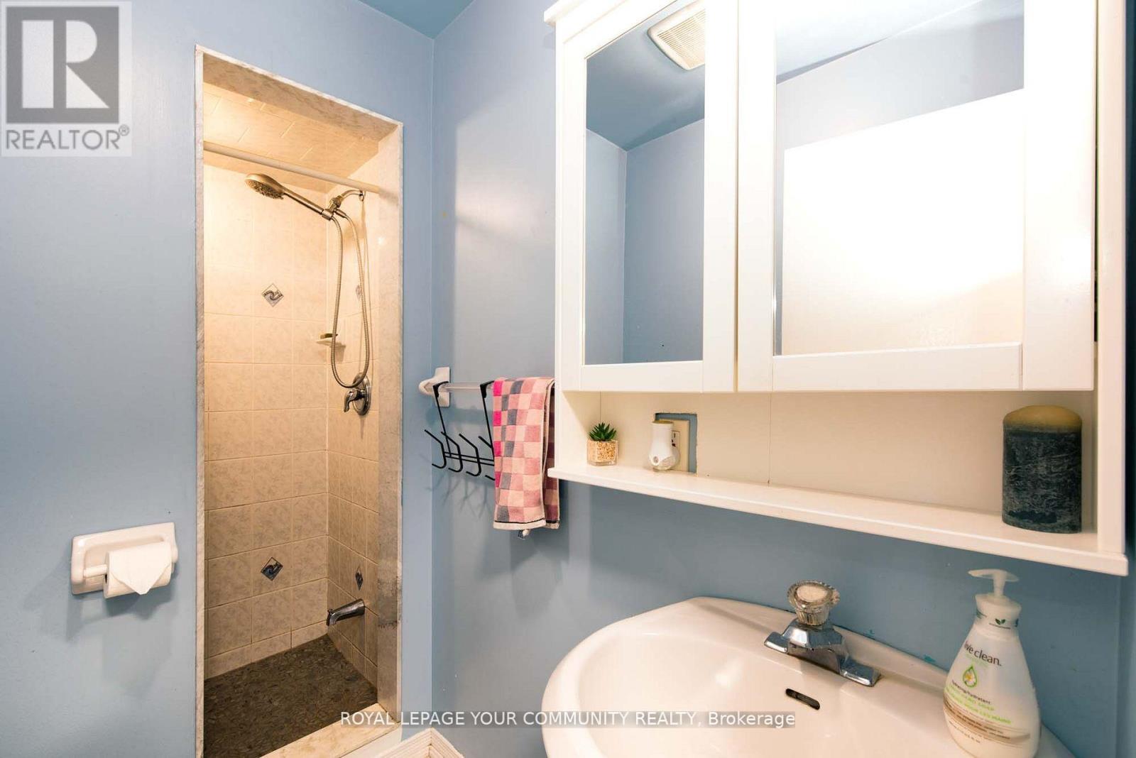 2 - 35 Wildwood Avenue, Richmond Hill, Ontario  L4E 3B9 - Photo 10 - N12579566