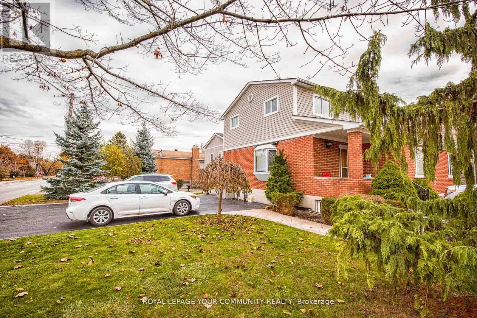 2 - 35 Wildwood Avenue, Richmond Hill, Ontario  L4E 3B9 - Photo 2 - N12579566