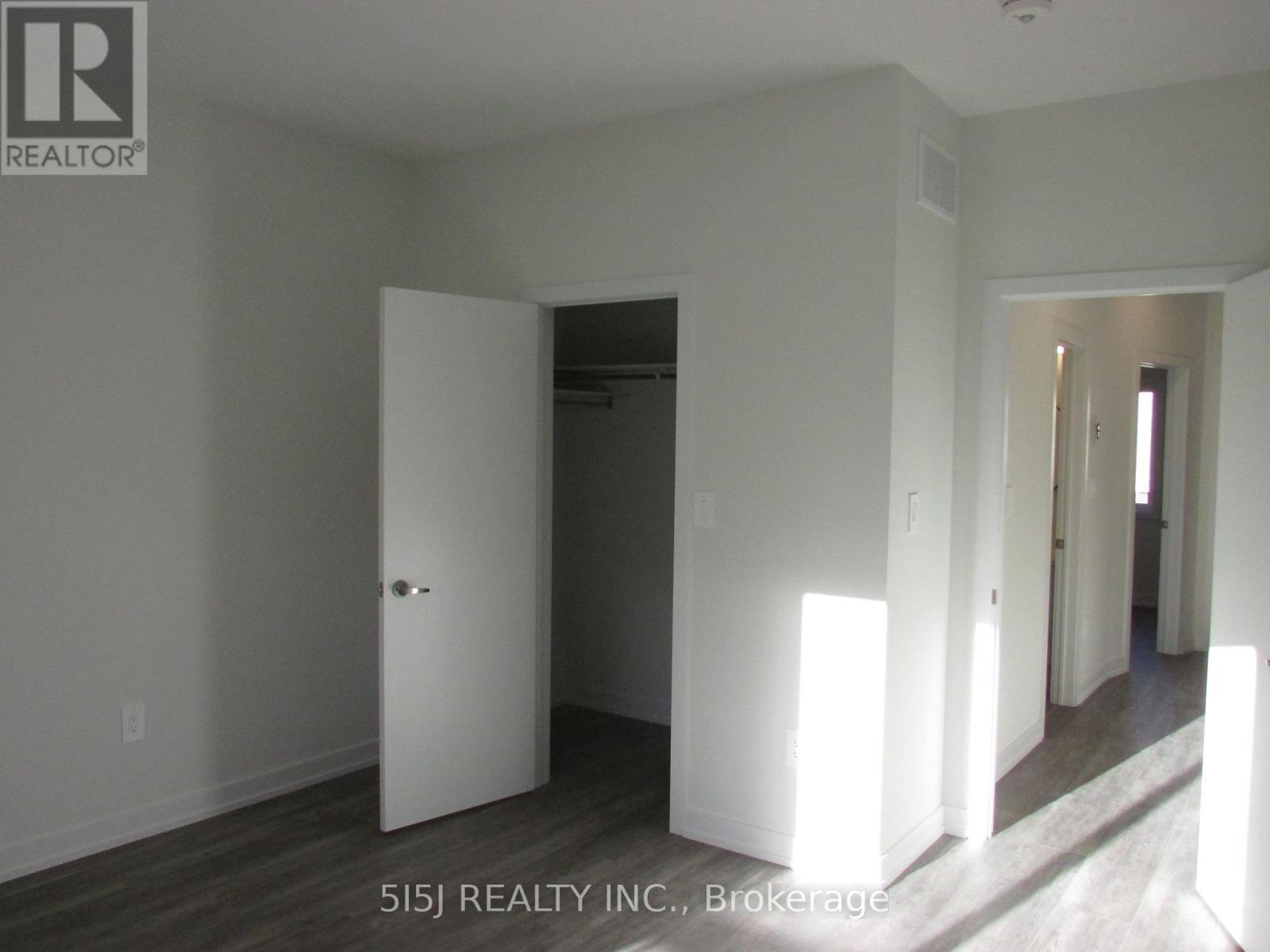 18 Mermot Lane, Richmond Hill, Ontario  L4B 0J5 - Photo 7 - N12579590