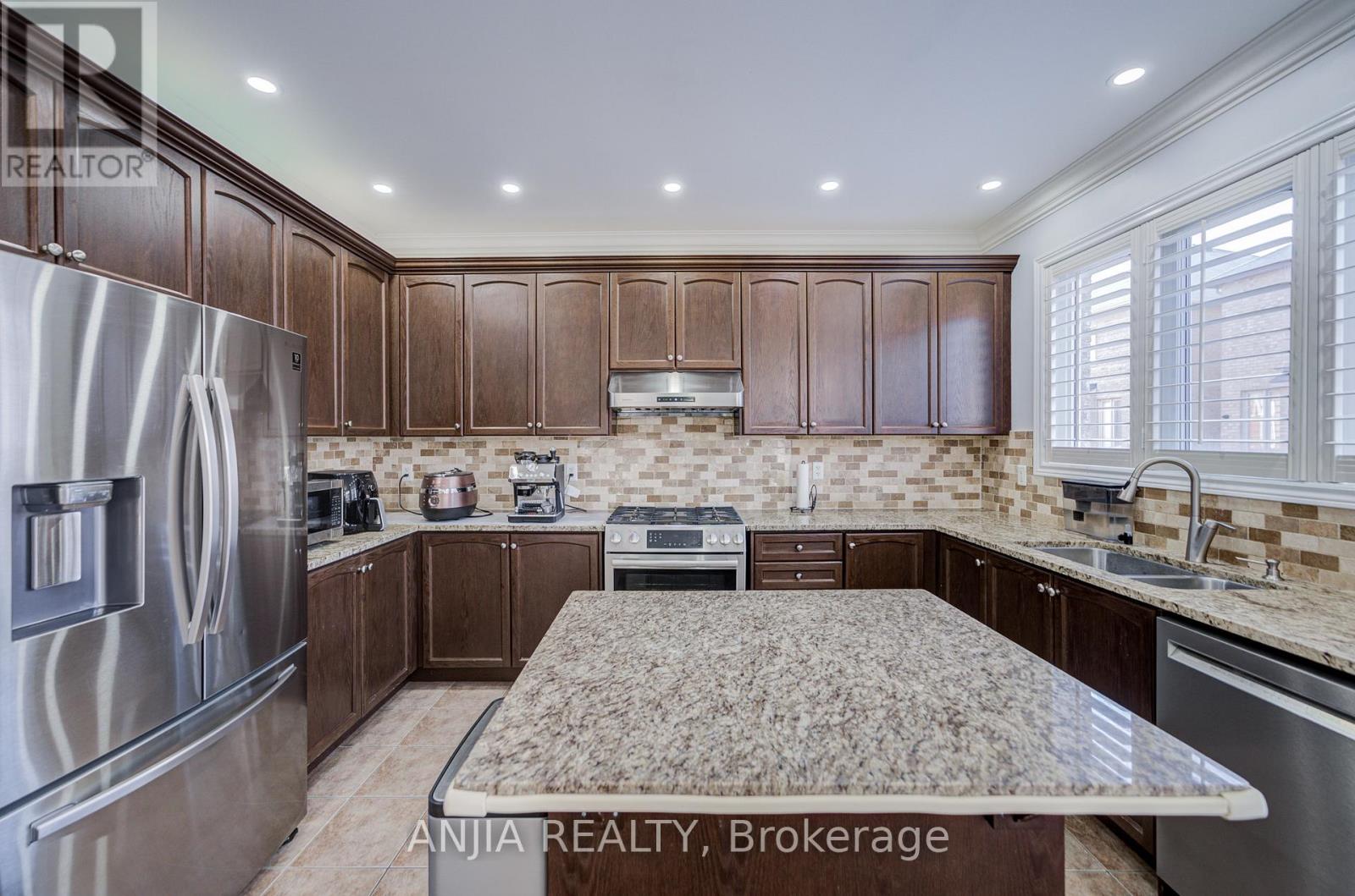 15 Ross Shiner Lane, Whitchurch-Stouffville, Ontario  L4A 0V5 - Photo 14 - N12579600