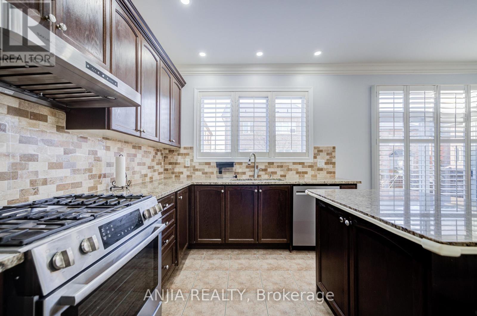 15 Ross Shiner Lane, Whitchurch-Stouffville, Ontario  L4A 0V5 - Photo 15 - N12579600