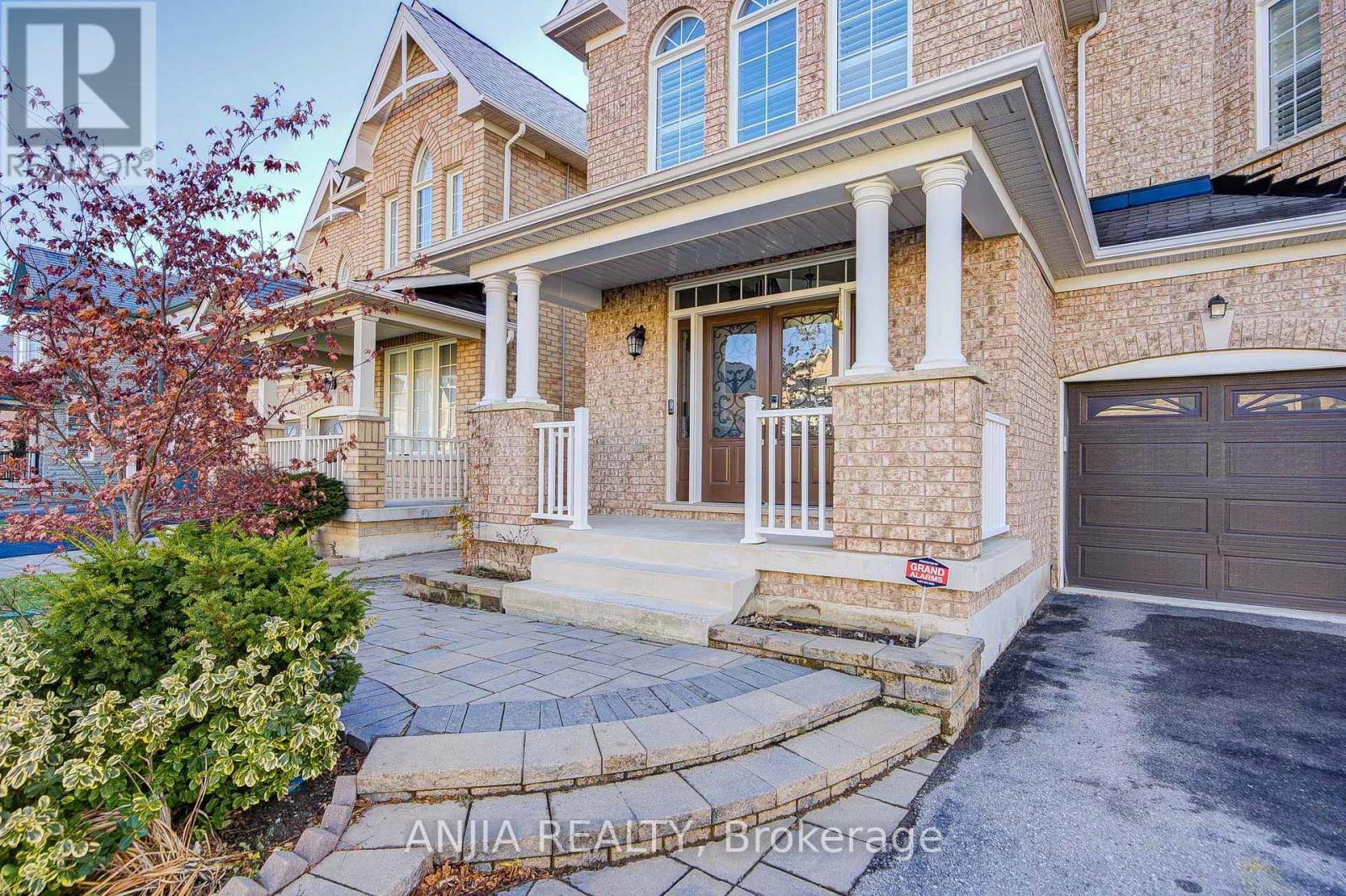 15 Ross Shiner Lane, Whitchurch-Stouffville, Ontario  L4A 0V5 - Photo 2 - N12579600