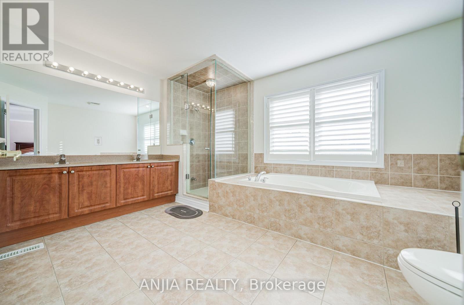 15 Ross Shiner Lane, Whitchurch-Stouffville, Ontario  L4A 0V5 - Photo 36 - N12579600