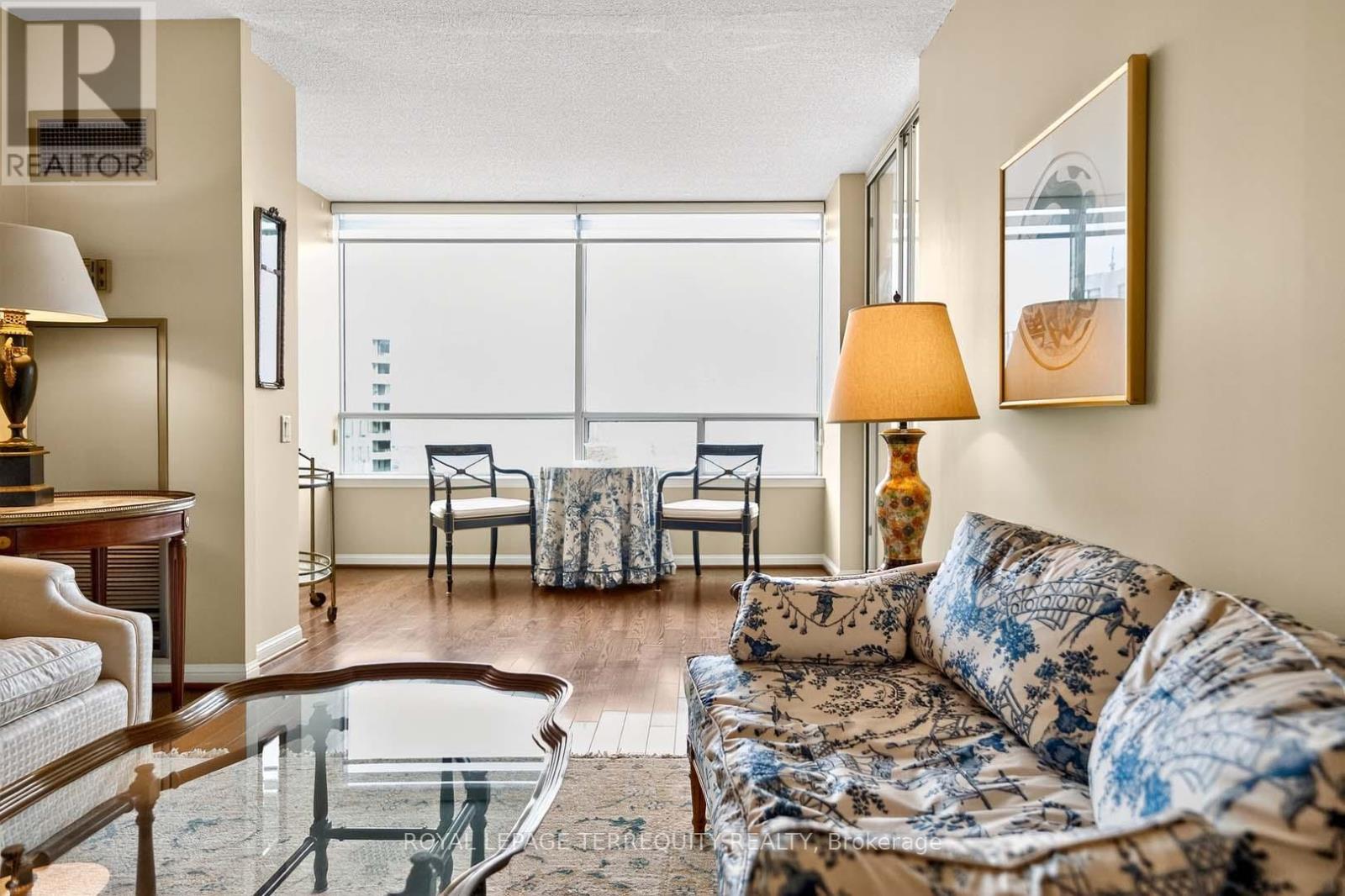 1402 - 110 Promenade Circle, Vaughan, Ontario  L4J 7W8 - Photo 22 - N12579624