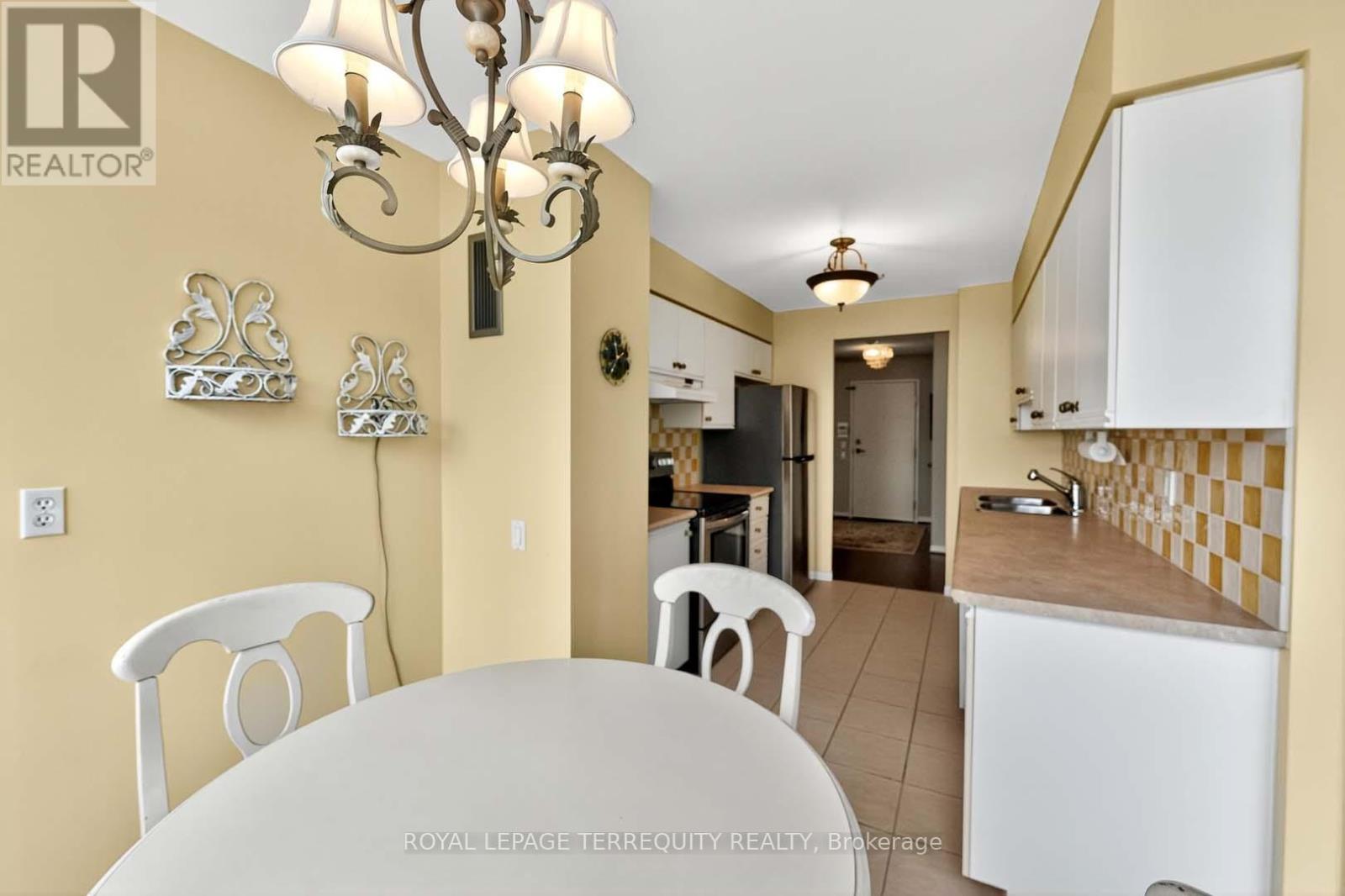 1402 - 110 Promenade Circle, Vaughan, Ontario  L4J 7W8 - Photo 27 - N12579624