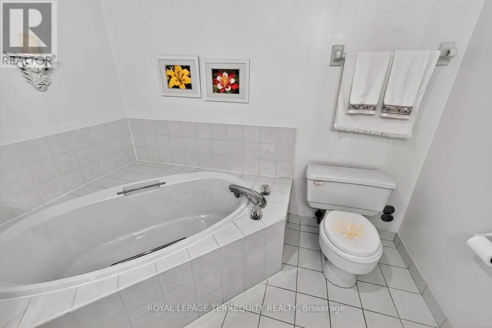 1402 - 110 Promenade Circle, Vaughan, Ontario  L4J 7W8 - Photo 34 - N12579624