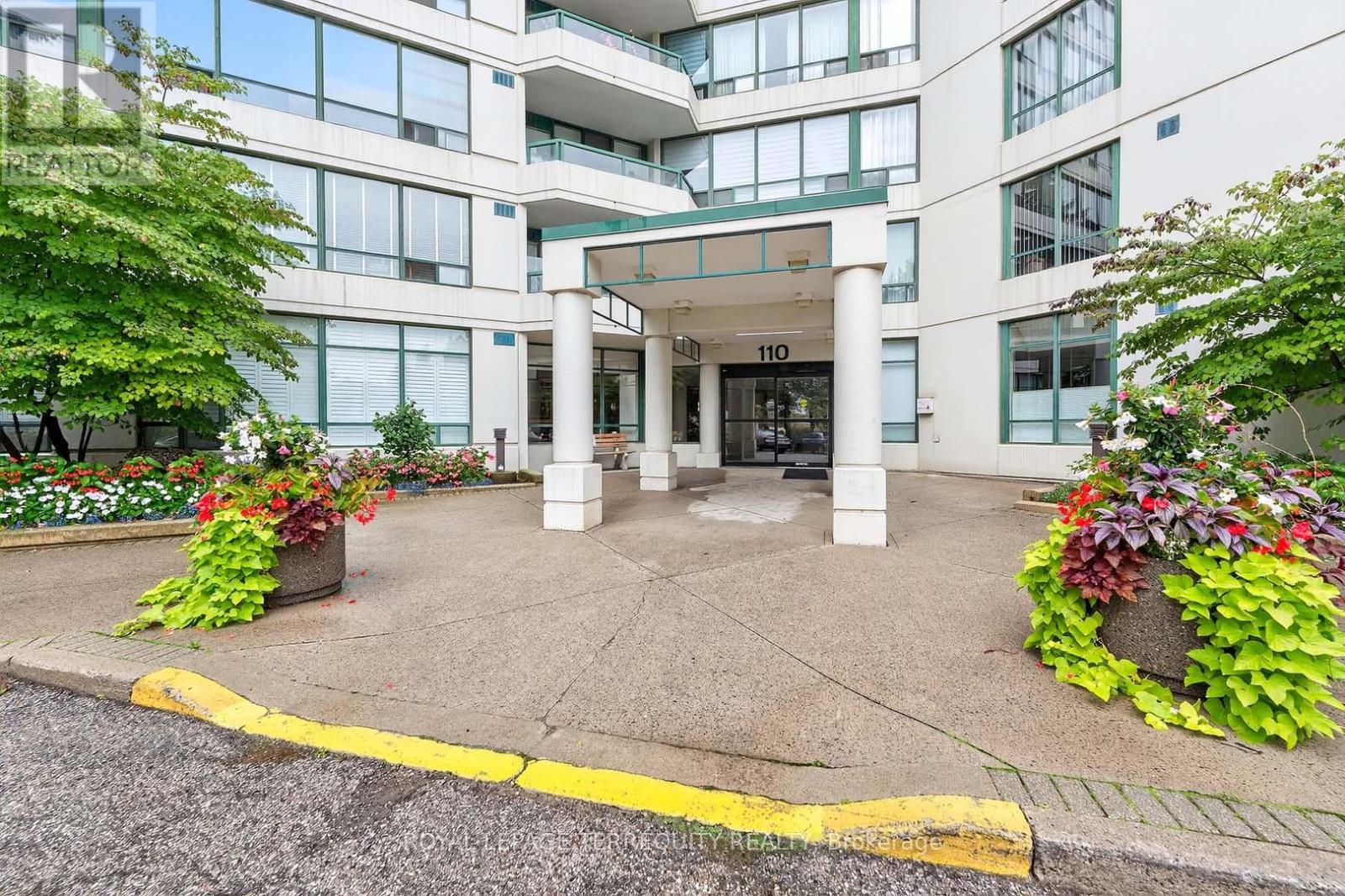 1402 - 110 Promenade Circle, Vaughan, Ontario  L4J 7W8 - Photo 6 - N12579624