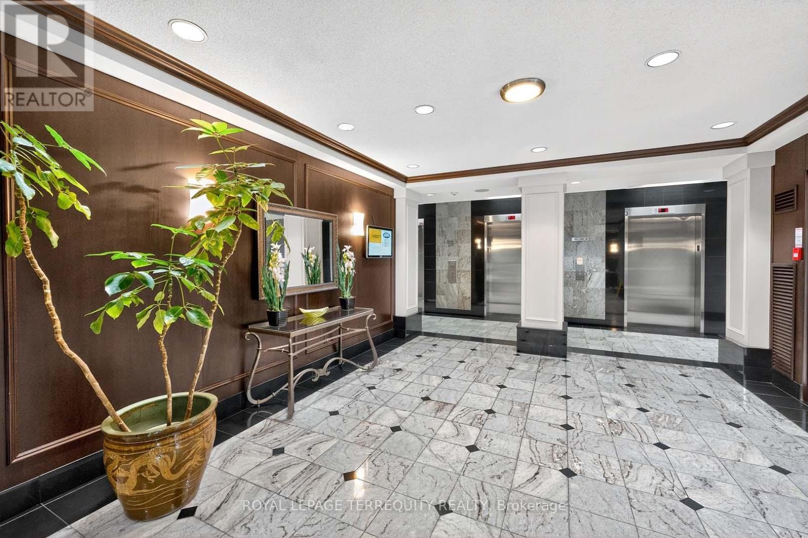 1402 - 110 Promenade Circle, Vaughan, Ontario  L4J 7W8 - Photo 8 - N12579624