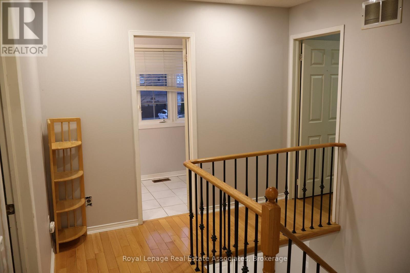 12 Wessenger Drive, Barrie (Holly), Ontario  L4N 8R8 - Photo 11 - S12579668