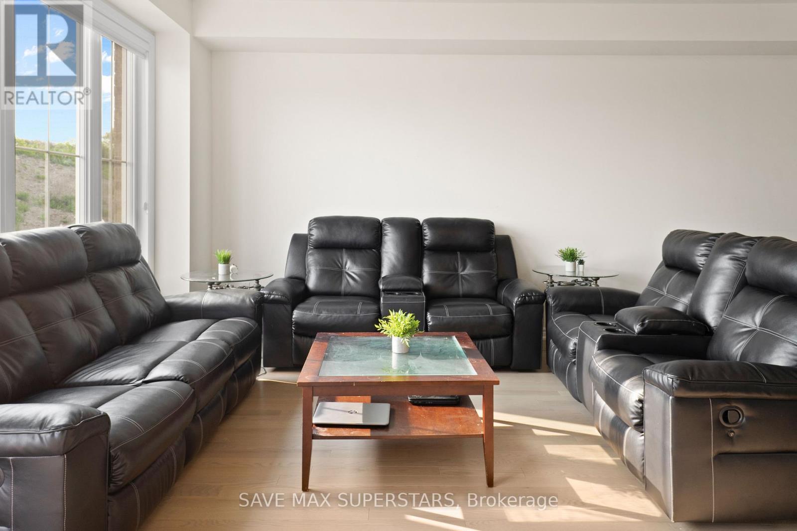 152 Greer Street, Barrie, Ontario  L9J 0R5 - Photo 10 - S12579692