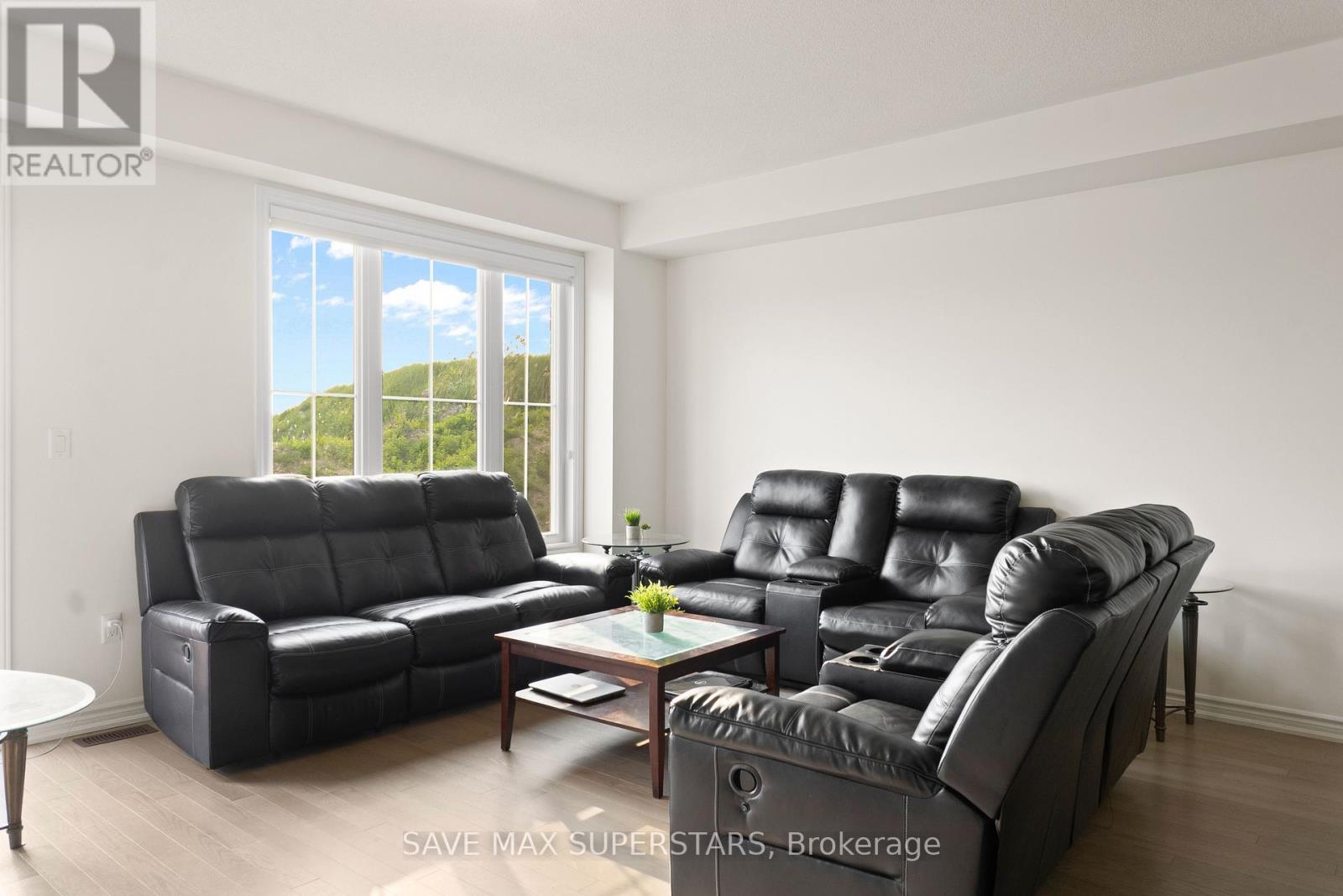 152 Greer Street, Barrie, Ontario  L9J 0R5 - Photo 12 - S12579692