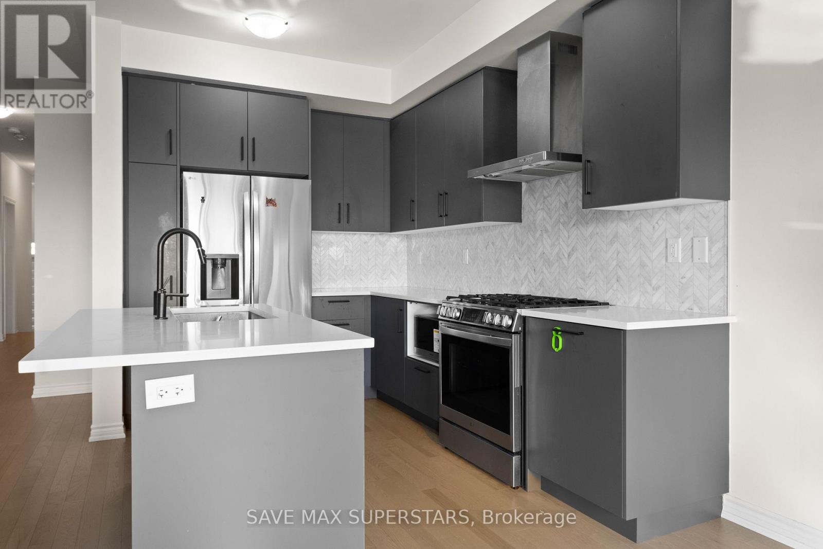 152 Greer Street, Barrie, Ontario  L9J 0R5 - Photo 7 - S12579692