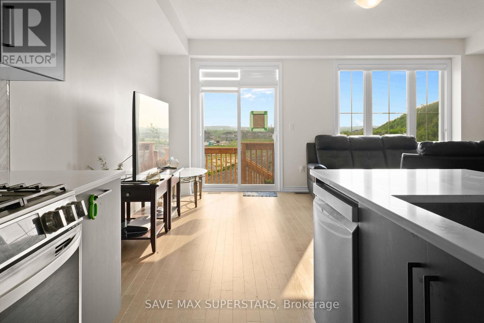 152 Greer Street, Barrie, Ontario  L9J 0R5 - Photo 8 - S12579692