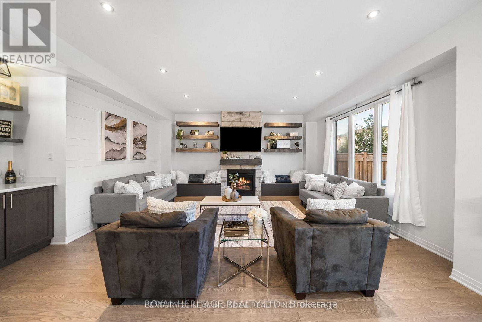 15 Larkin Lane, Clarington, Ontario  L1C 4A7 - Photo 4 - E12579810