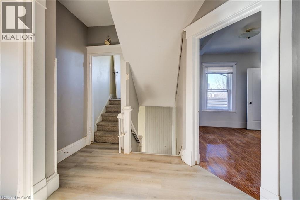 698 King Street W, Kitchener, Ontario  N2G 1E2 - Photo 4 - 40790642